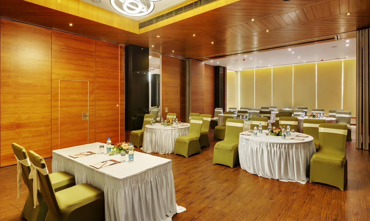 Click Hotel Bhuj Exterior photo